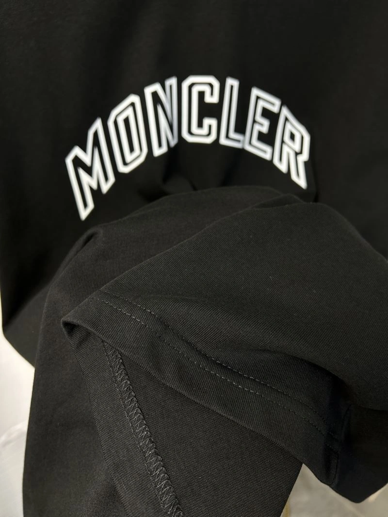 AllSeason Moncler T-Shirts 142837