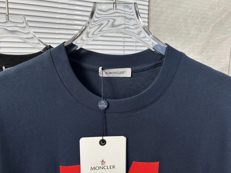 Moncler T-Shirts Sustainable 142805