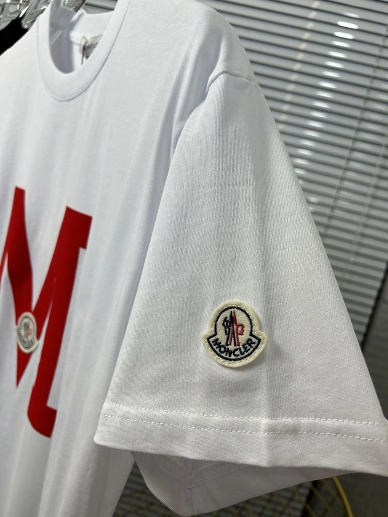 Moncler T-Shirts FashionForward 142804