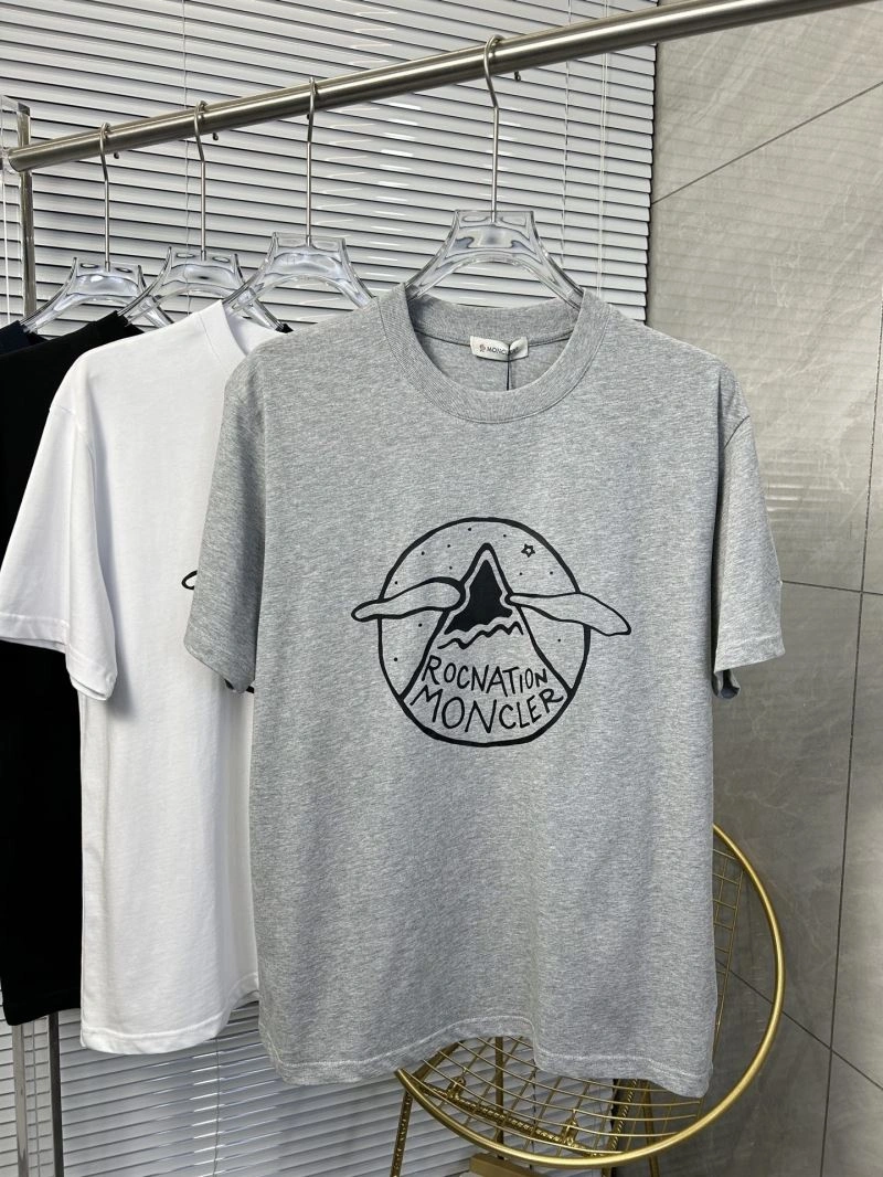 Sleek Moncler T-Shirts 142846