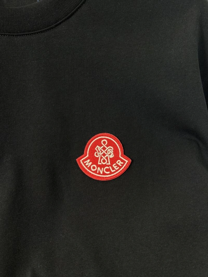Moncler T-Shirts Breathable 142792