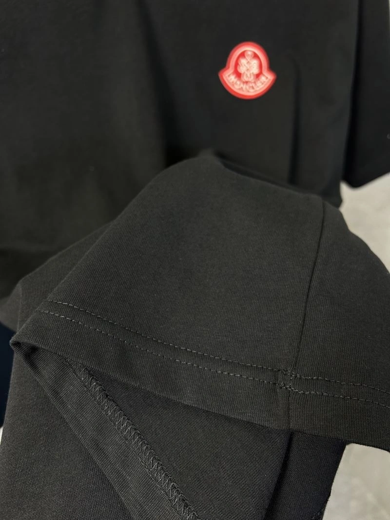 Moncler T-Shirts Breathable 142792