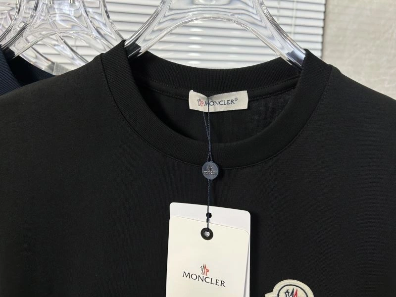Moncler T-Shirts Stylish 142802