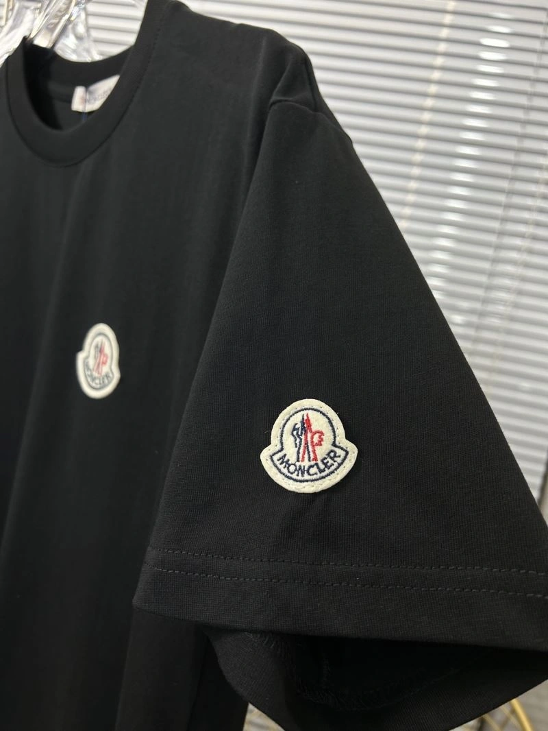Moncler T-Shirts Stylish 142802
