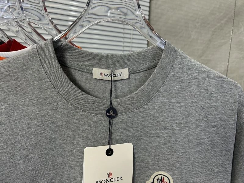 Moncler T-Shirts Breathable 142780