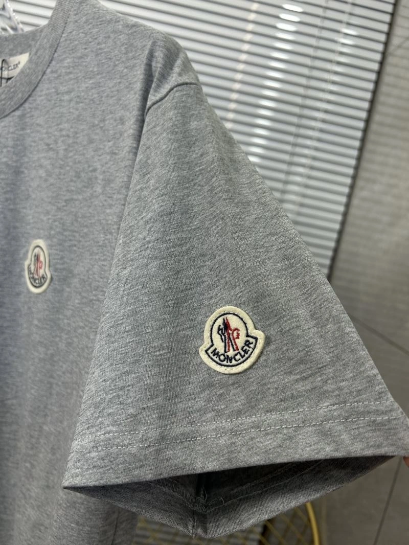 Moncler T-Shirts Breathable 142780