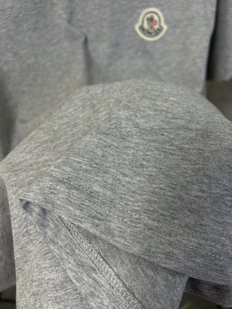 Moncler T-Shirts Breathable 142780