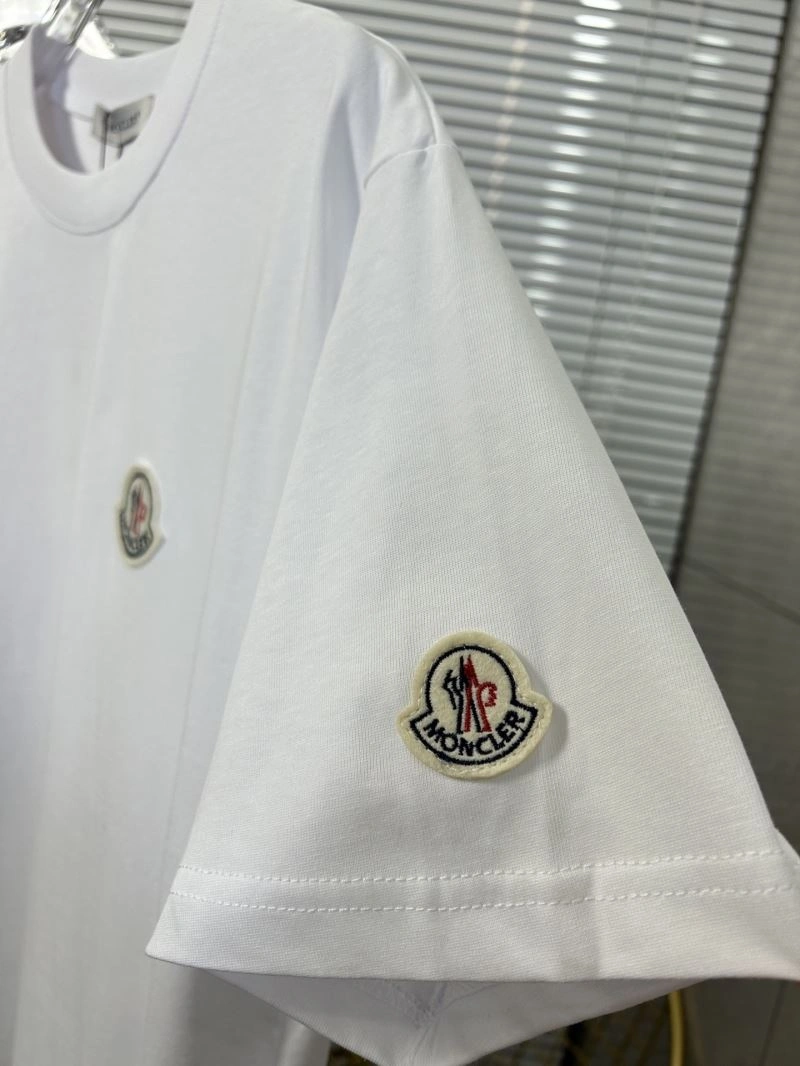 Premium Moncler T-Shirts 142784