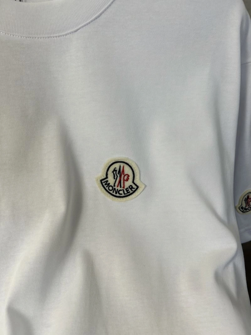 Premium Moncler T-Shirts 142784