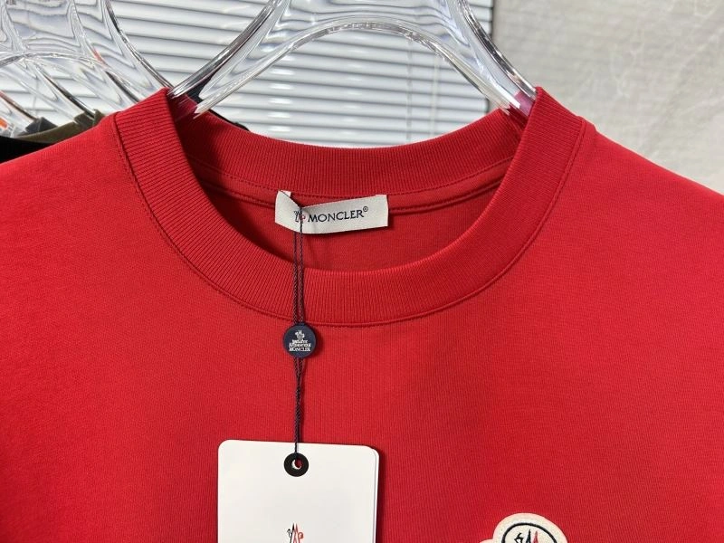 Tailored Moncler T-Shirts 142774