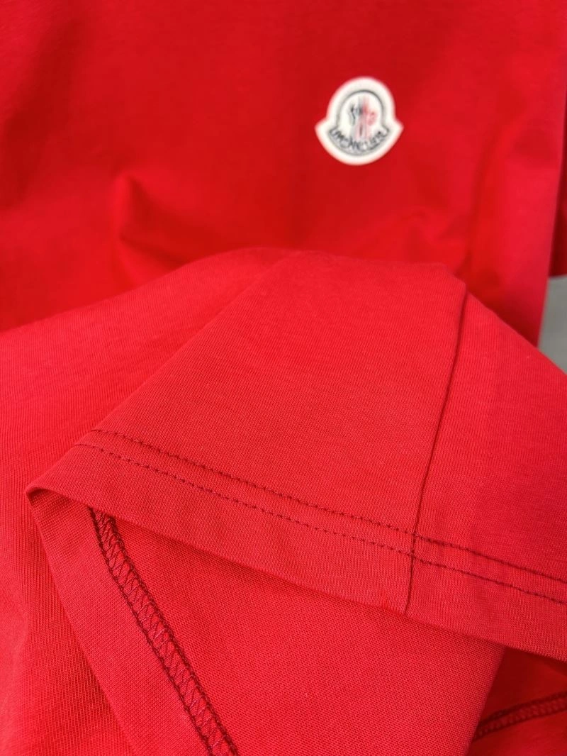 Tailored Moncler T-Shirts 142774