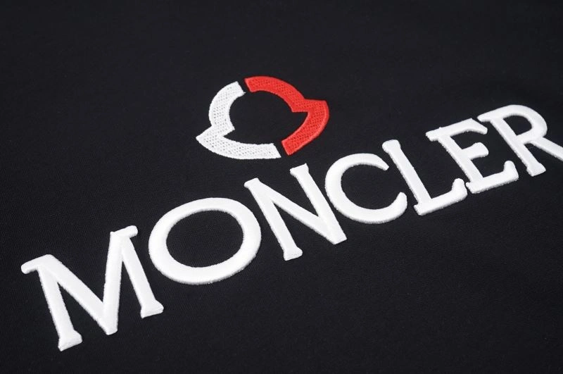 Moncler T-Shirts Elegant 143705