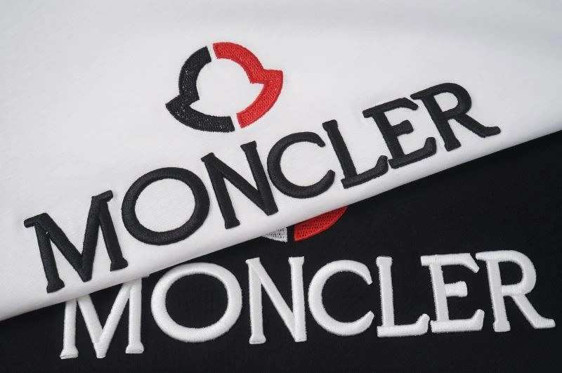 Moncler T-Shirts Elegant 143705