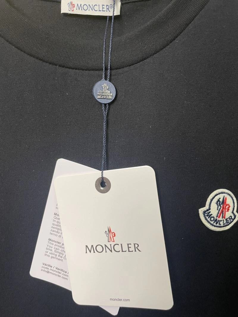 Snug Moncler T-Shirts 142745