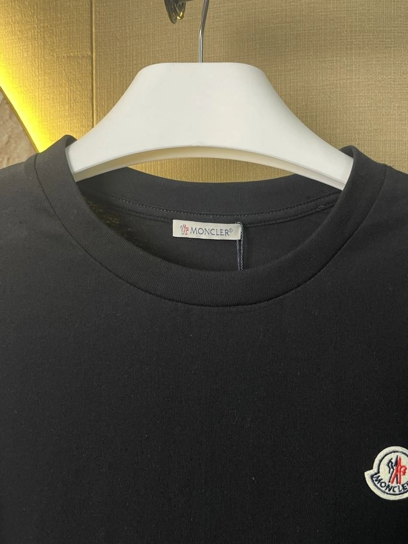 Snug Moncler T-Shirts 142745