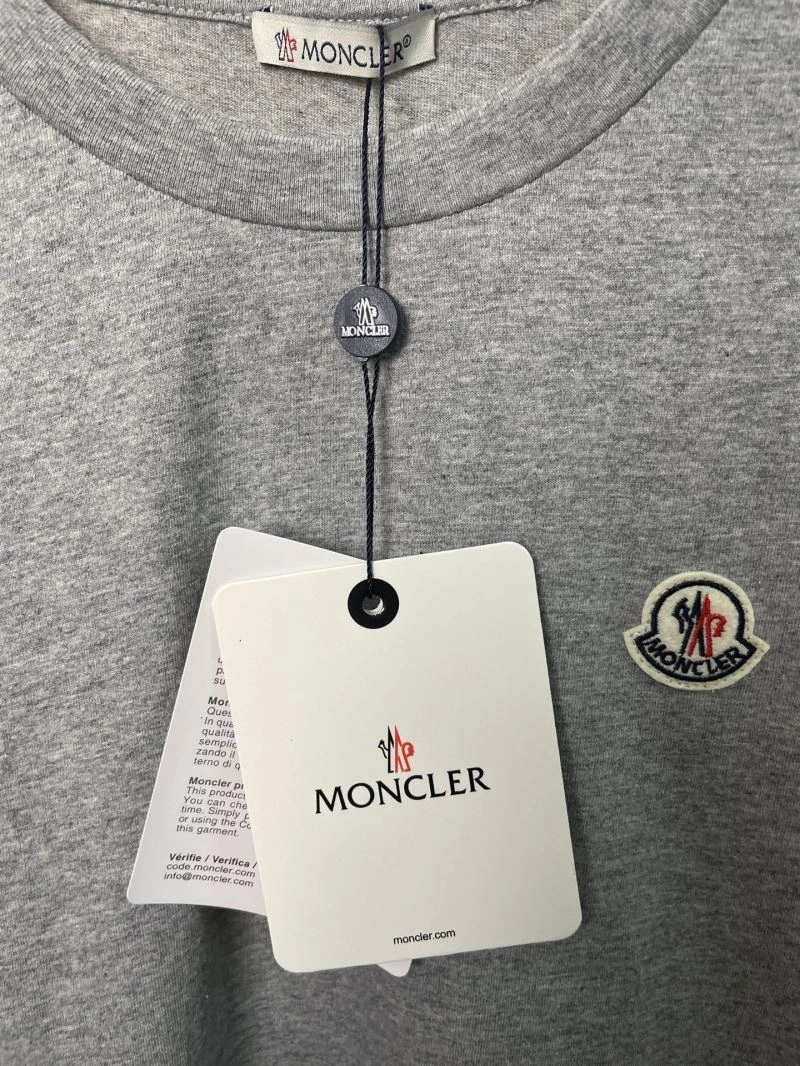 Moncler T-Shirts WaterResistant 142739