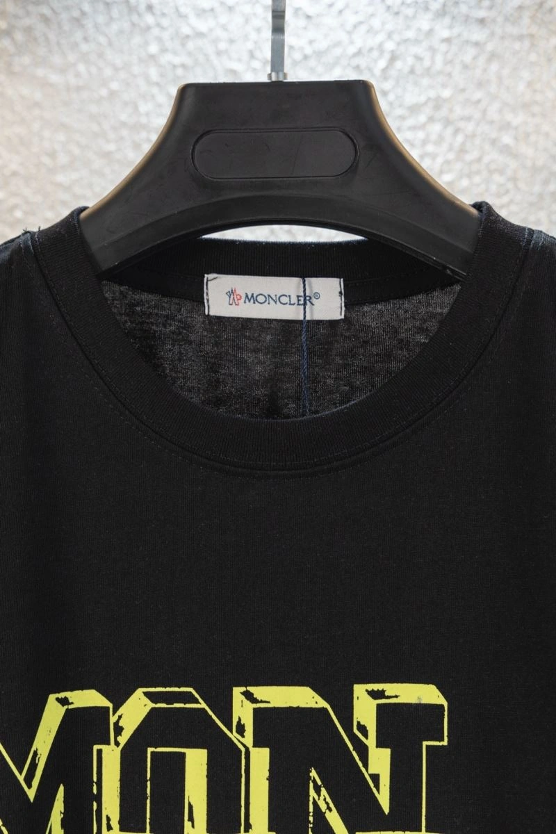 Moncler T-Shirts ComfortFit 142741