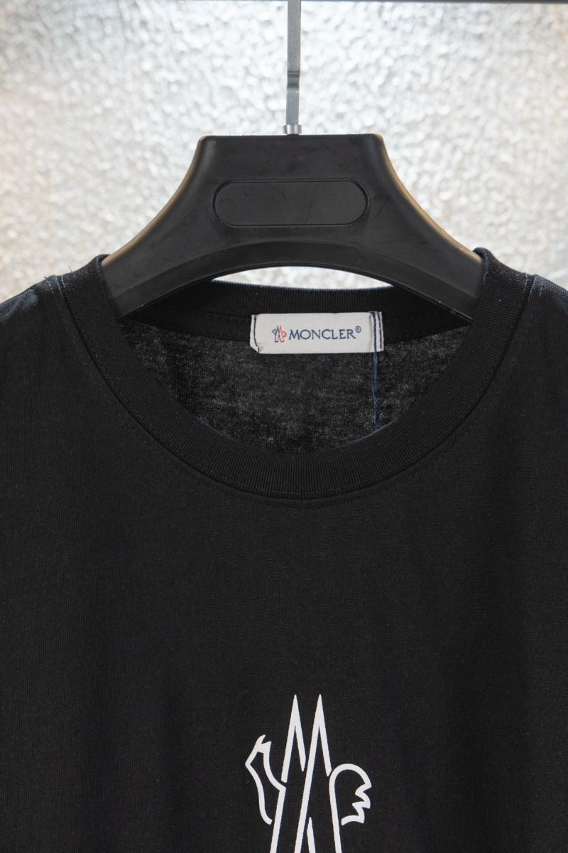 Resilient Moncler T-Shirts 142732