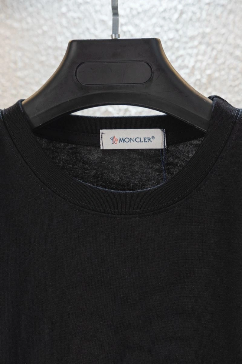Moncler T-Shirts Functional 142738
