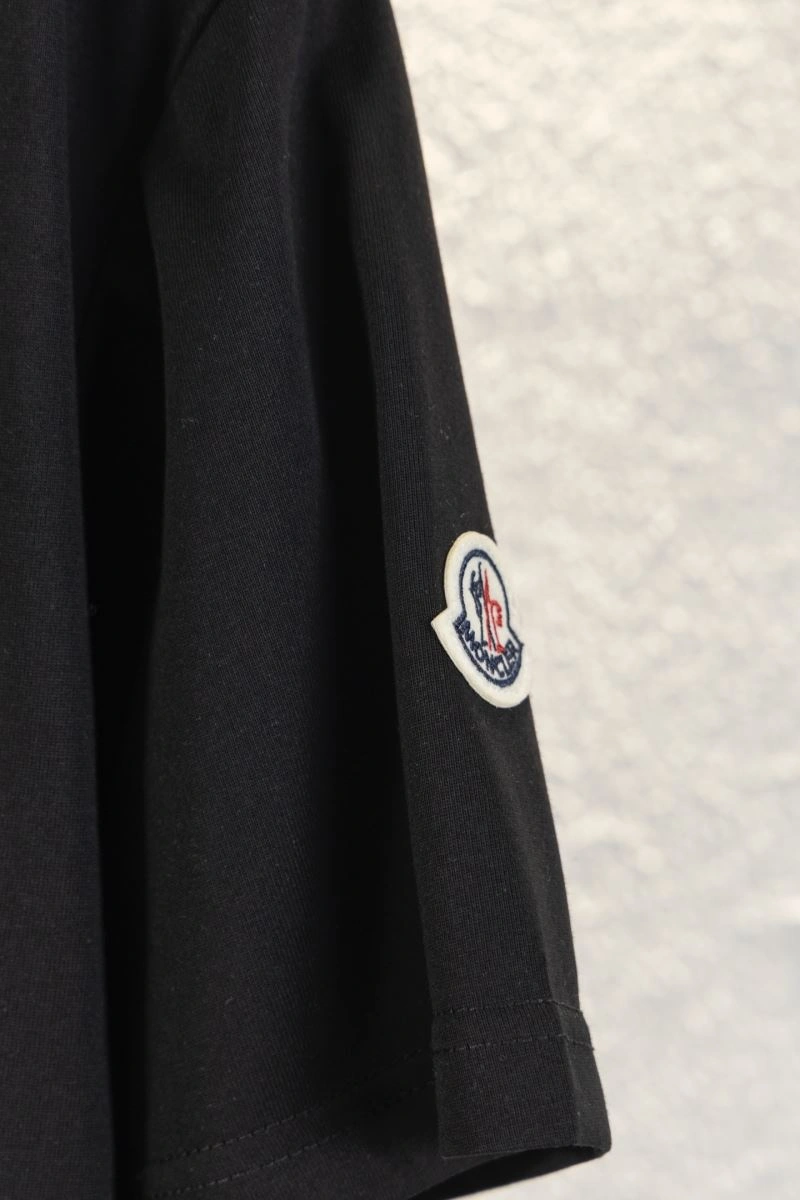 Moncler T-Shirts Functional 142738