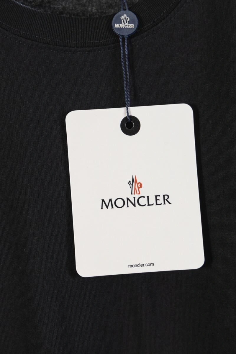 Moncler T-Shirts Functional 142738