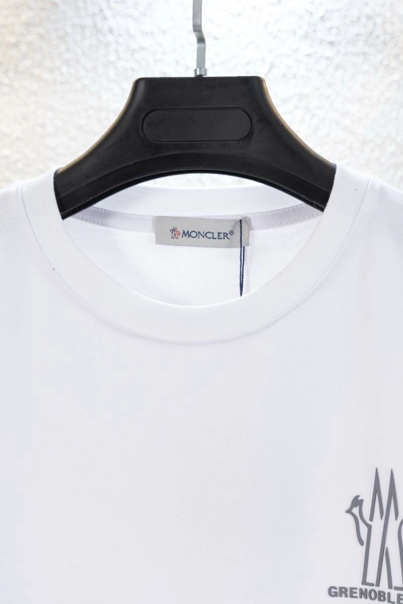 WellDesigned Moncler T-Shirts 142729