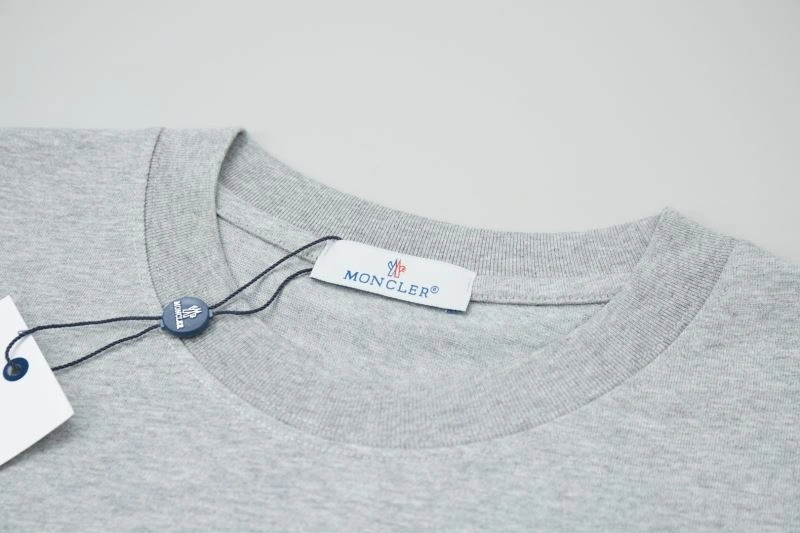 Resilient Moncler T-Shirts 142715