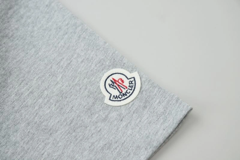 Resilient Moncler T-Shirts 142715