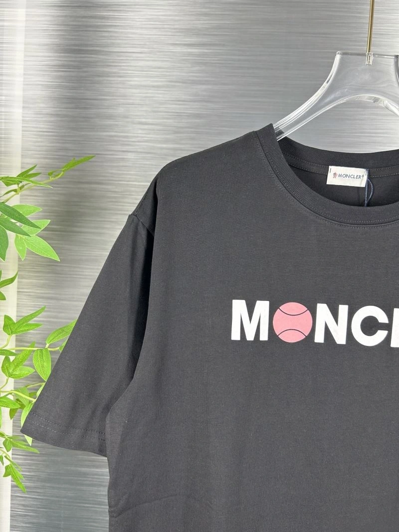 Moncler T-Shirts Snug 142699