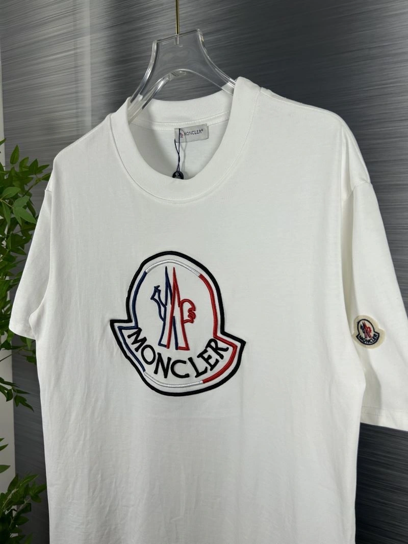 Moncler T-Shirts Stretchable 142696