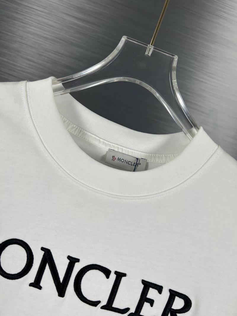Moncler T-Shirts Flexible 142677