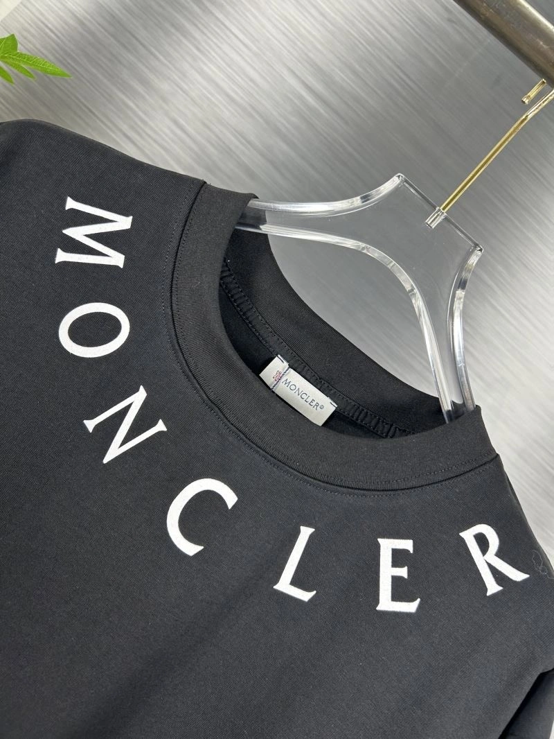 Versatile Moncler T-Shirts 142656