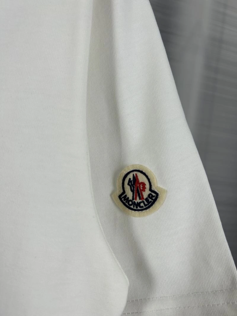 Upgraded Moncler T-Shirts 142659