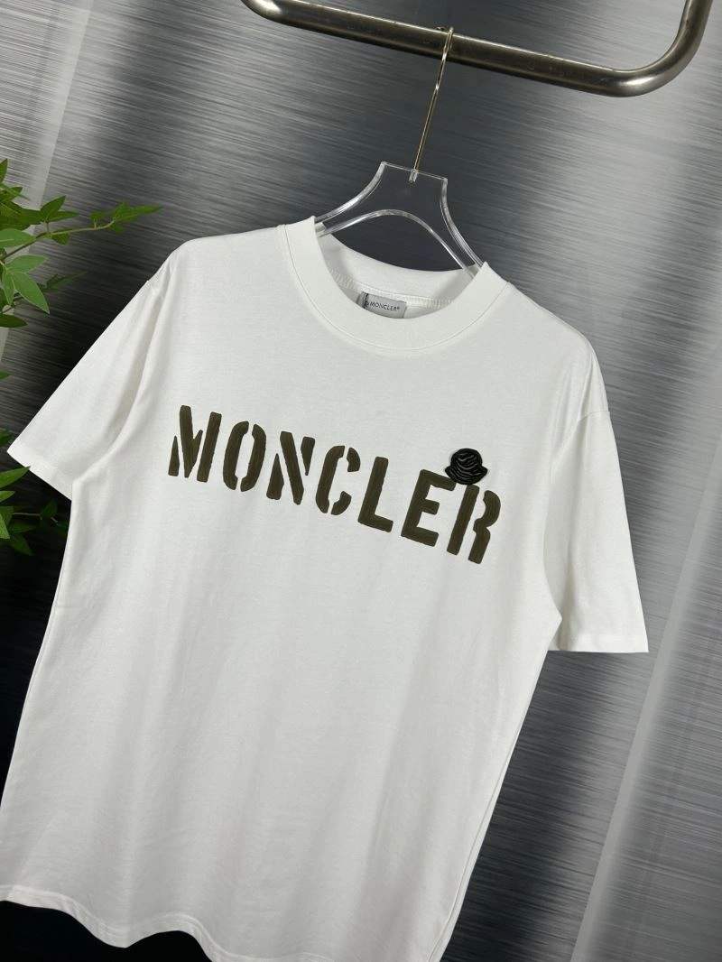 WellDesigned Moncler T-Shirts 142675