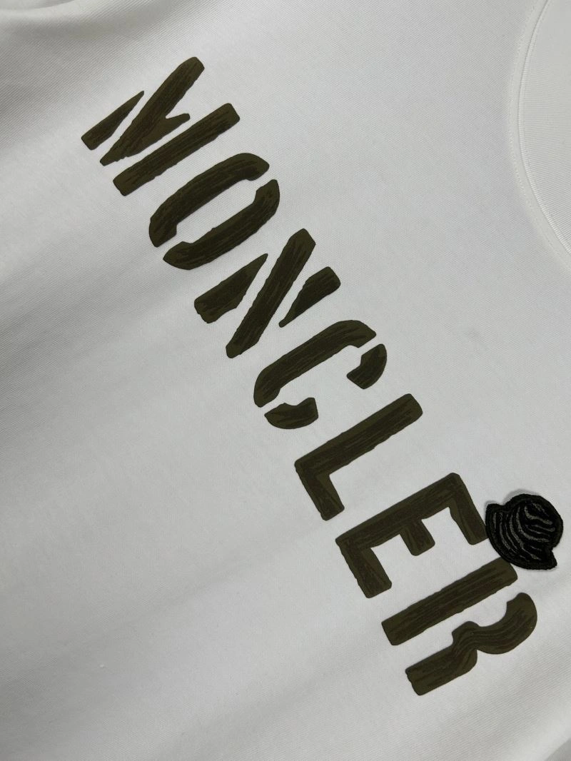 WellDesigned Moncler T-Shirts 142675