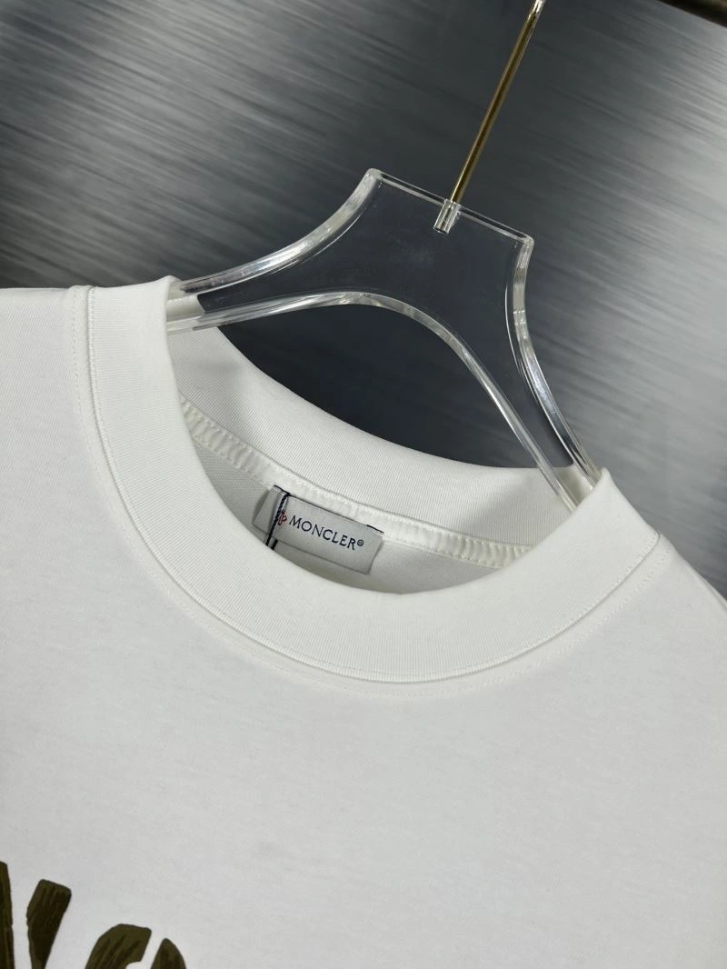 WellDesigned Moncler T-Shirts 142675