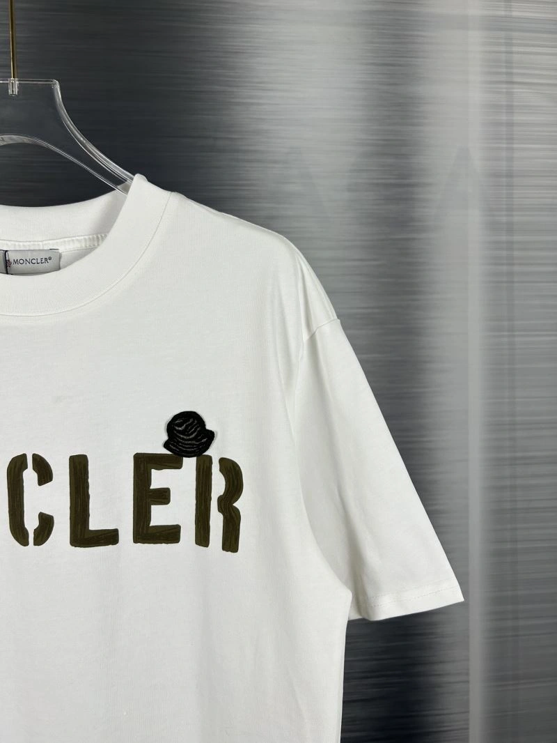WellDesigned Moncler T-Shirts 142675