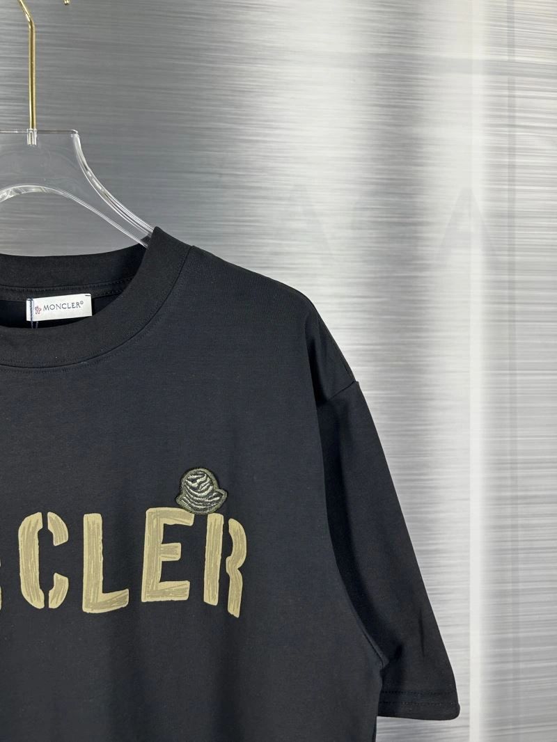 Tailored Moncler T-Shirts 142663