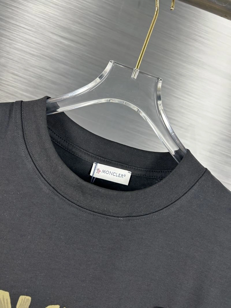 Tailored Moncler T-Shirts 142663