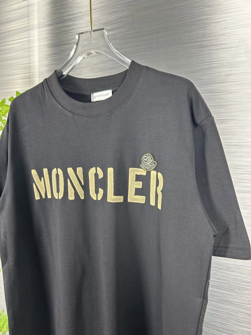 Tailored Moncler T-Shirts 142663
