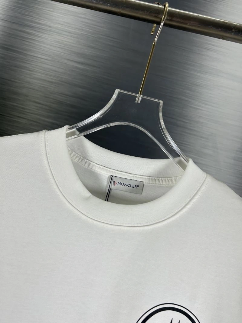 ComfortFit Moncler T-Shirts 142665