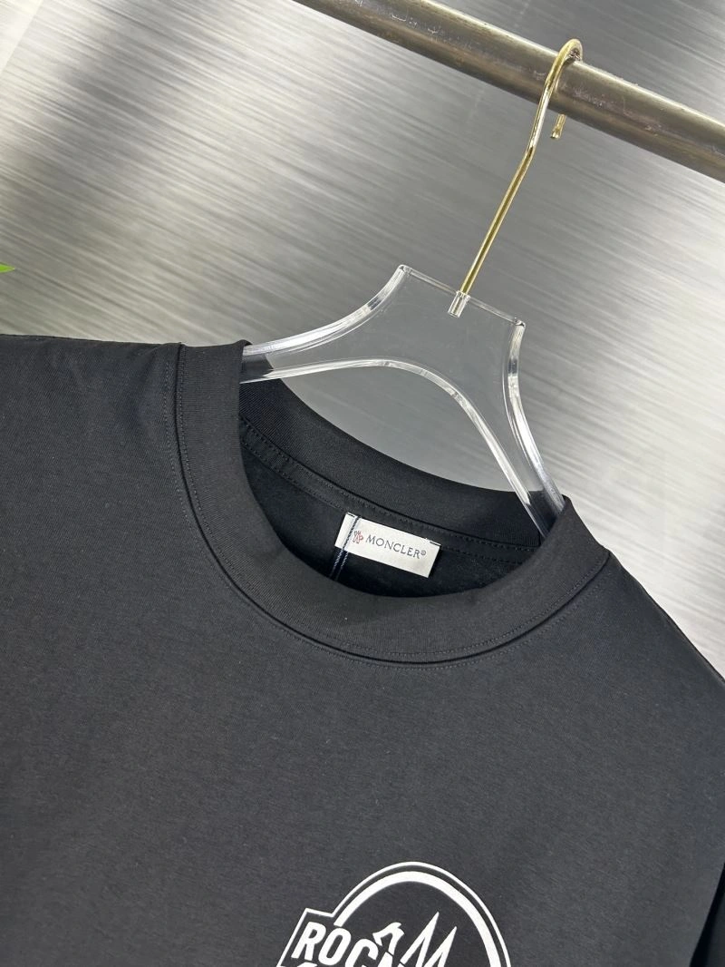 Versatile Moncler T-Shirts 142660