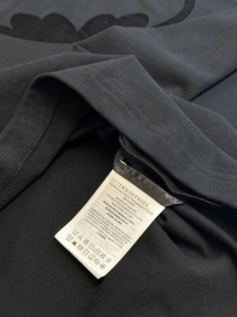 Moncler T-Shirts Minimalist 142653