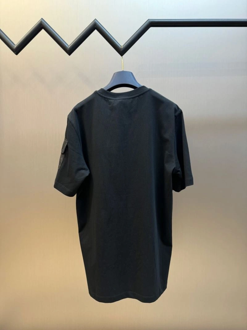 Moncler T-Shirts Resilient 142645
