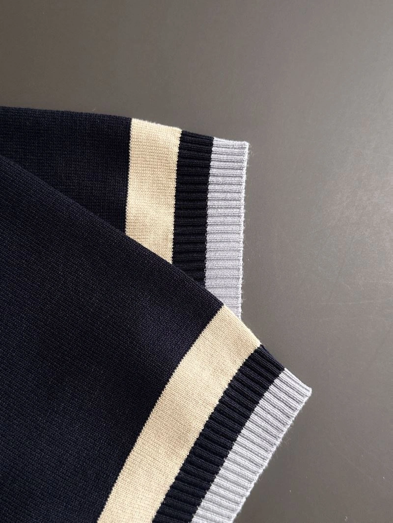 Sporty Moncler T-Shirts 142652