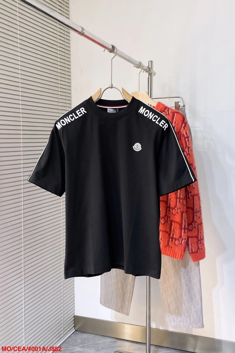 Moncler T-Shirts Breathable 143155