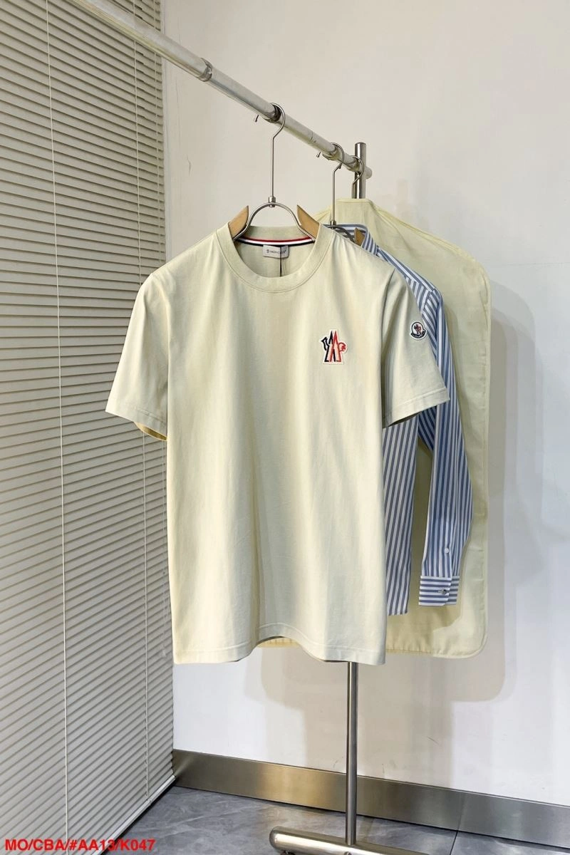 Moncler T-Shirts TravelReady 143166