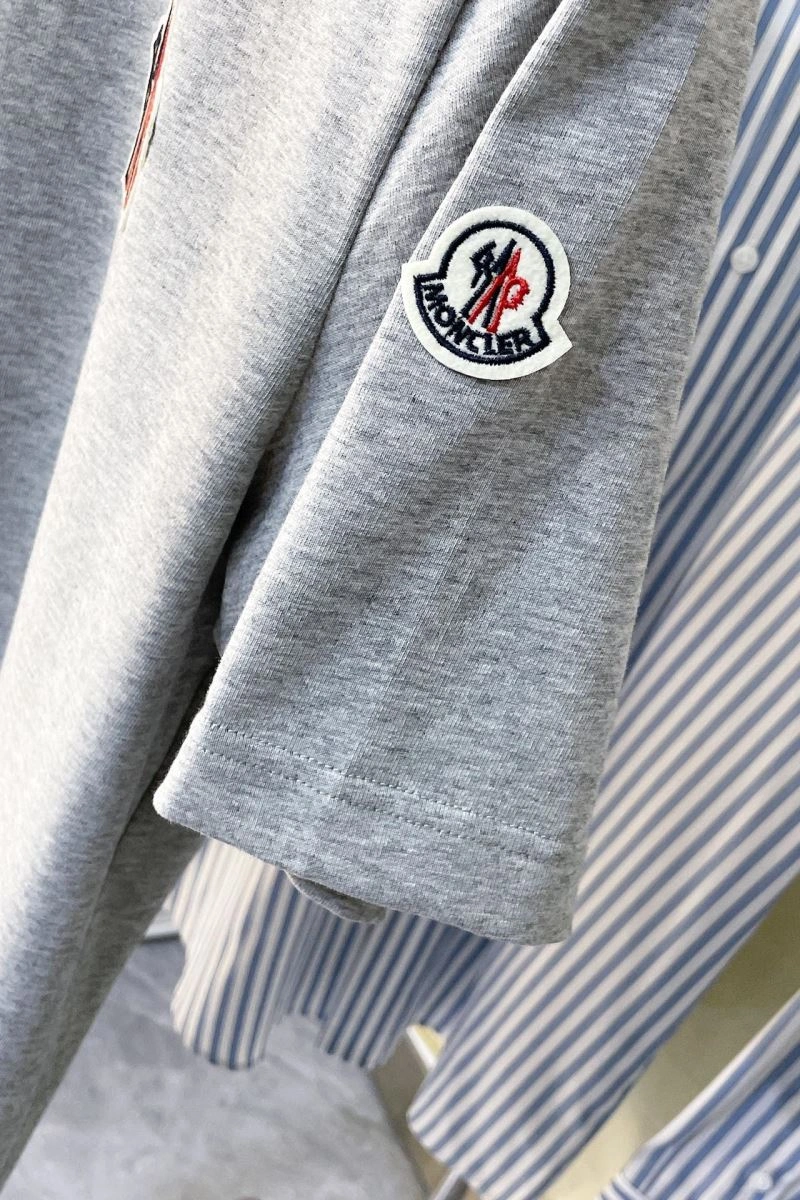 Moncler T-Shirts TravelReady 143166