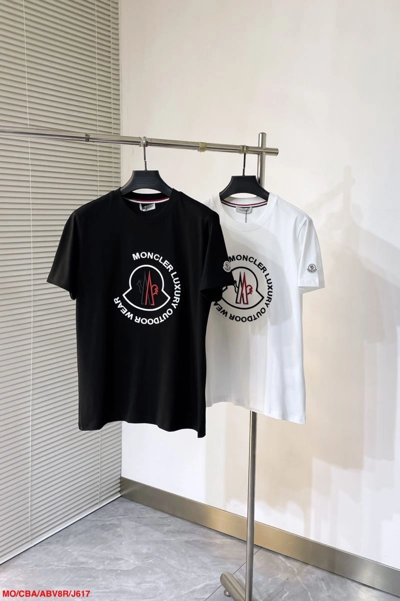 Versatile Moncler T-Shirts 143171