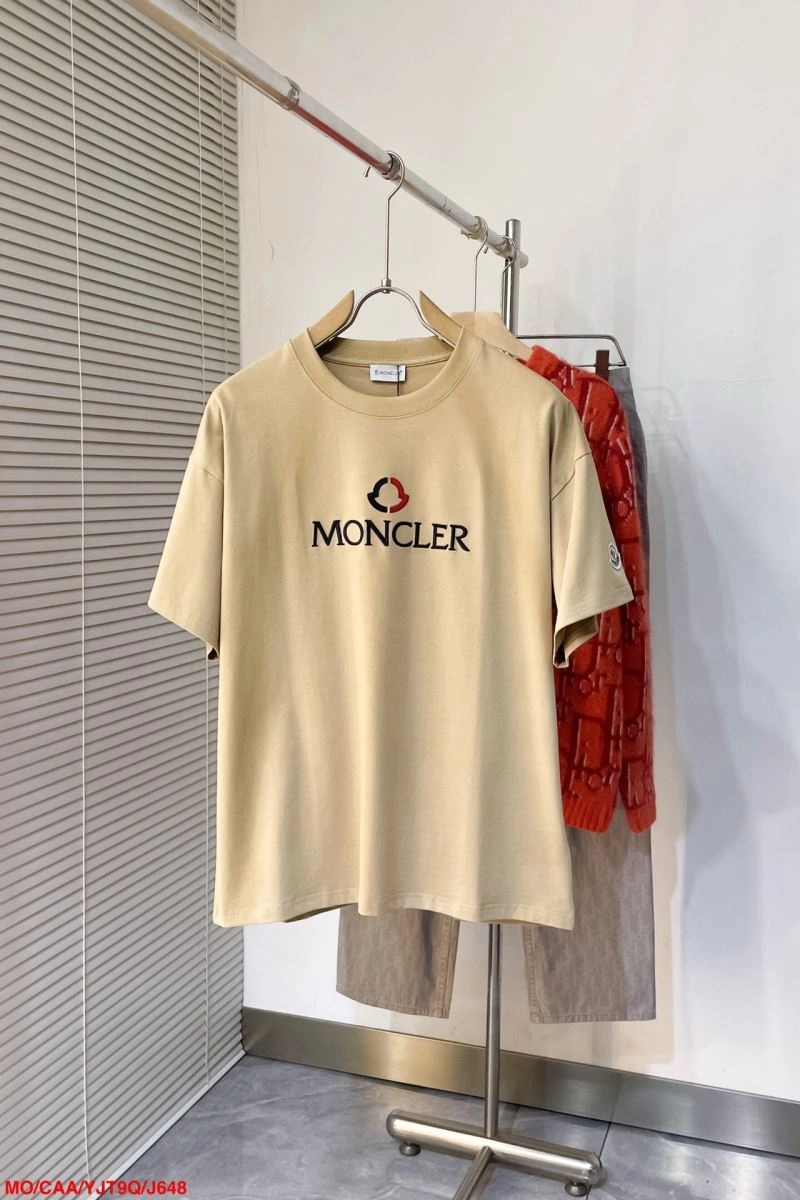 Moncler T-Shirts Unisex 143158